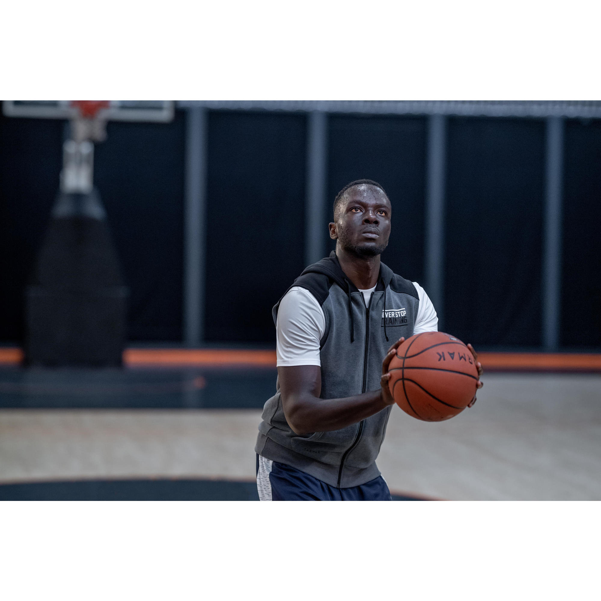 Men s Women s Basketball Sleeveless Hoodie J100 Grey TARMAK