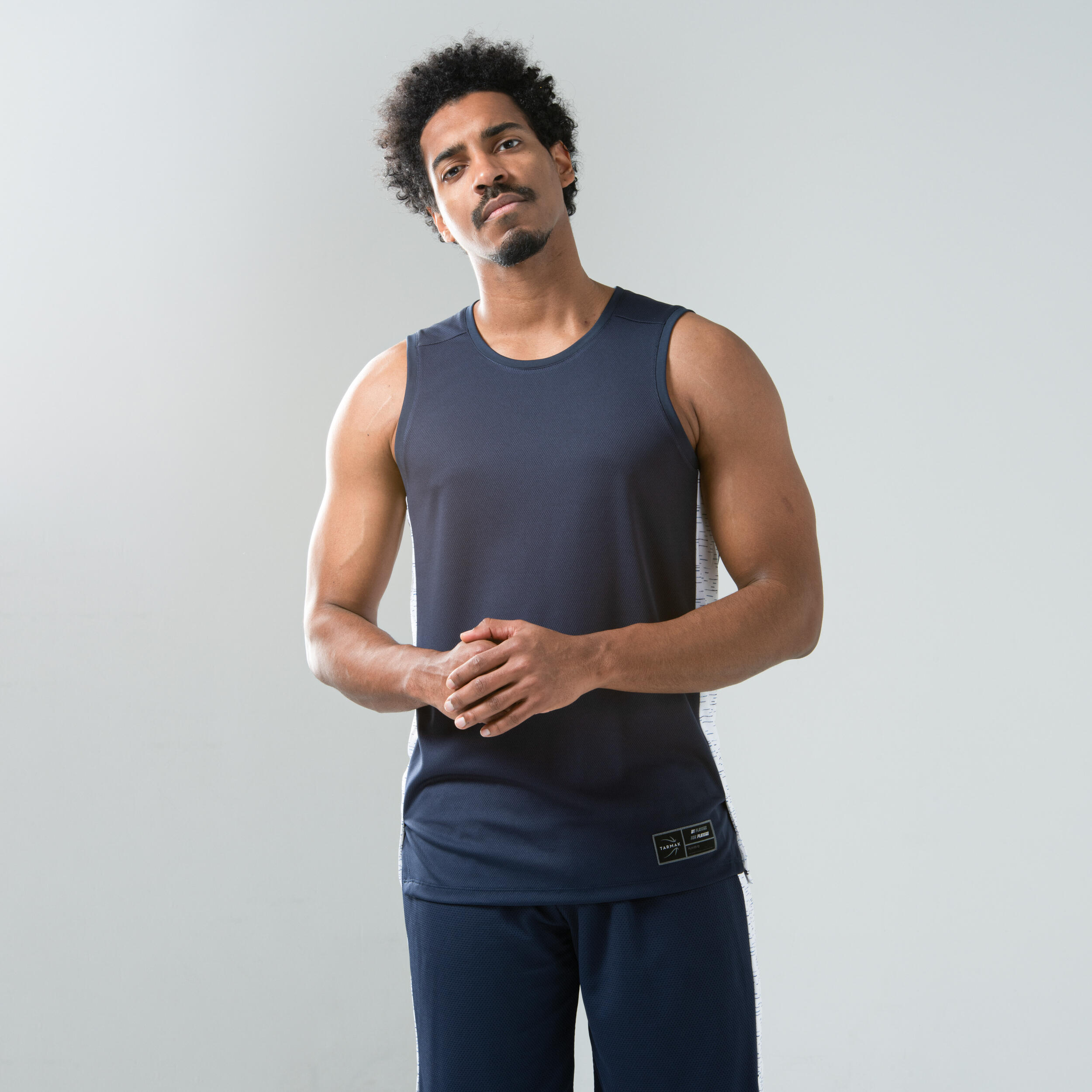 Outlet baloncesto: zapatillas, camisetas y más en Walashop