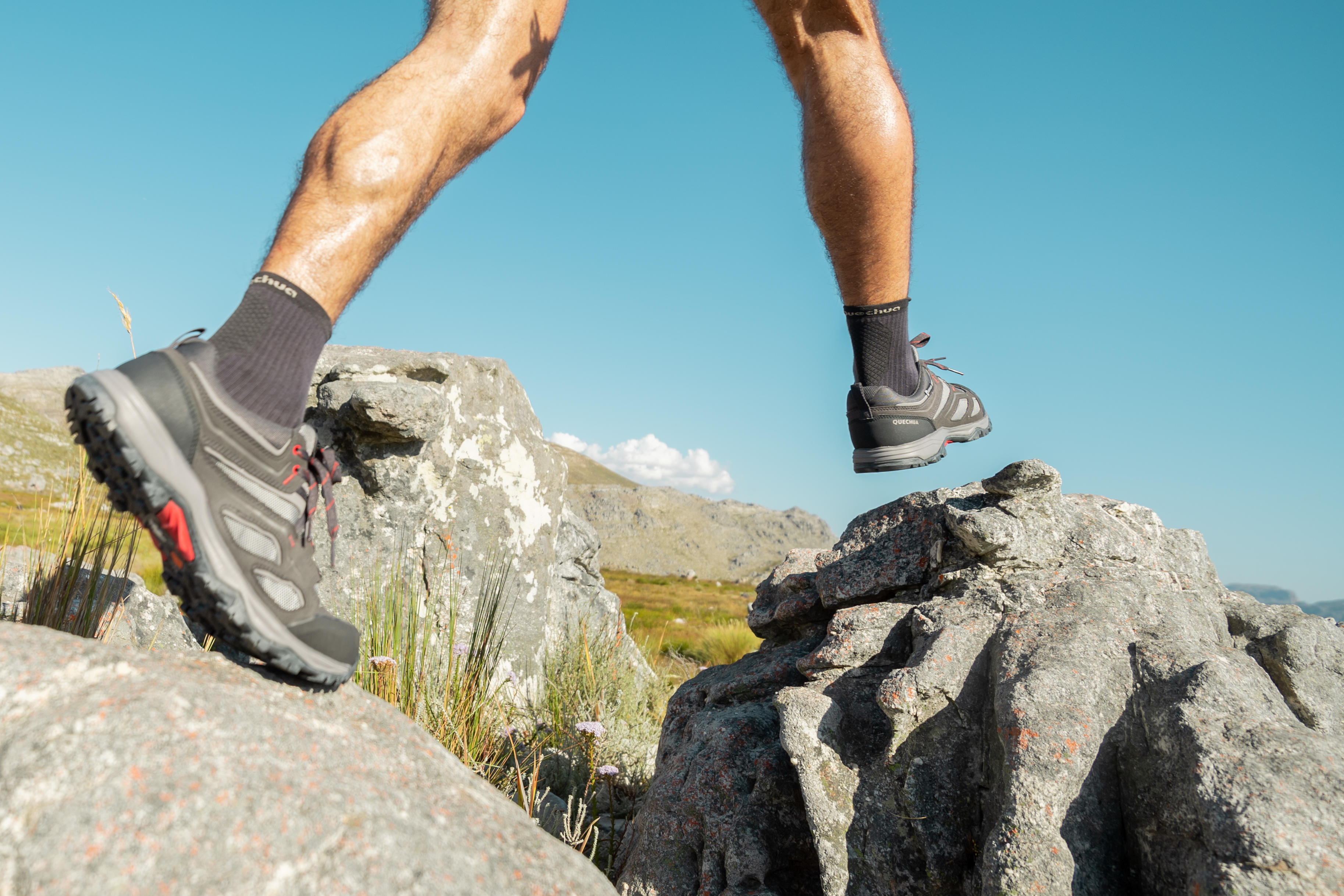 Chaussures imperméables de randonnée montagne MH100 gris - Hommes - QUECHUA