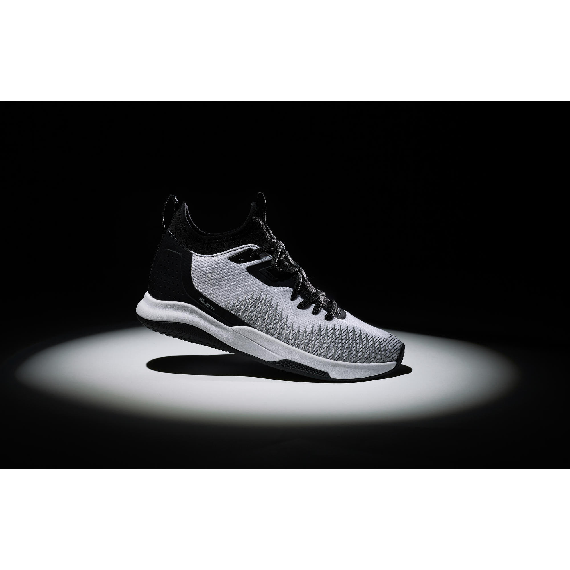 КРОССОВКИ БАСКЕТБОЛЬНЫЕ ЖЕНСКИЕ FAST 500  TARMAK