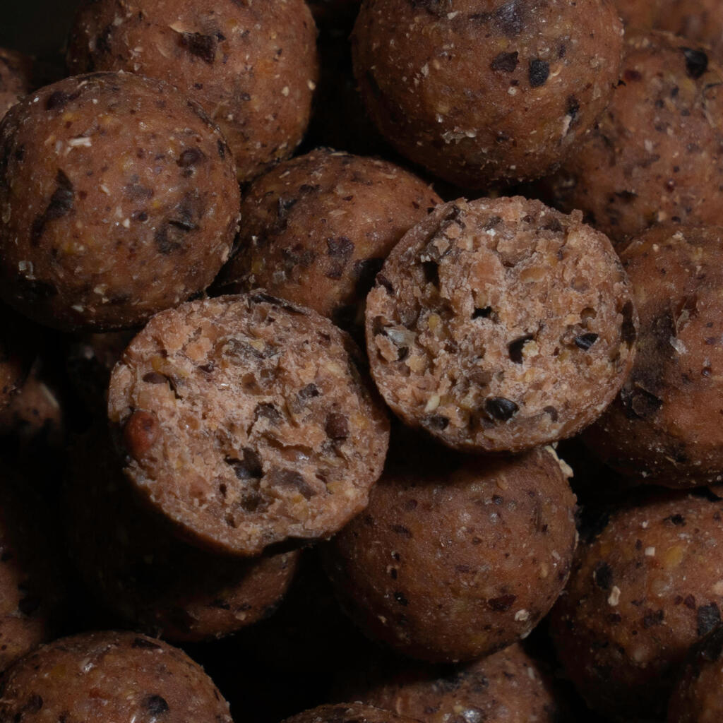 Boiliji za krapolov z okusom potočne postranice in črnega popra NATURALSEED (20 mm, 2 kg)