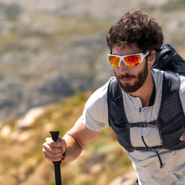 Come scegliere gli occhiali da escursionismo e da sci