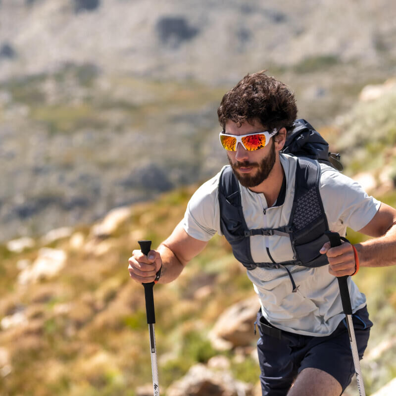 Come scegliere gli occhiali da escursionismo e da sci