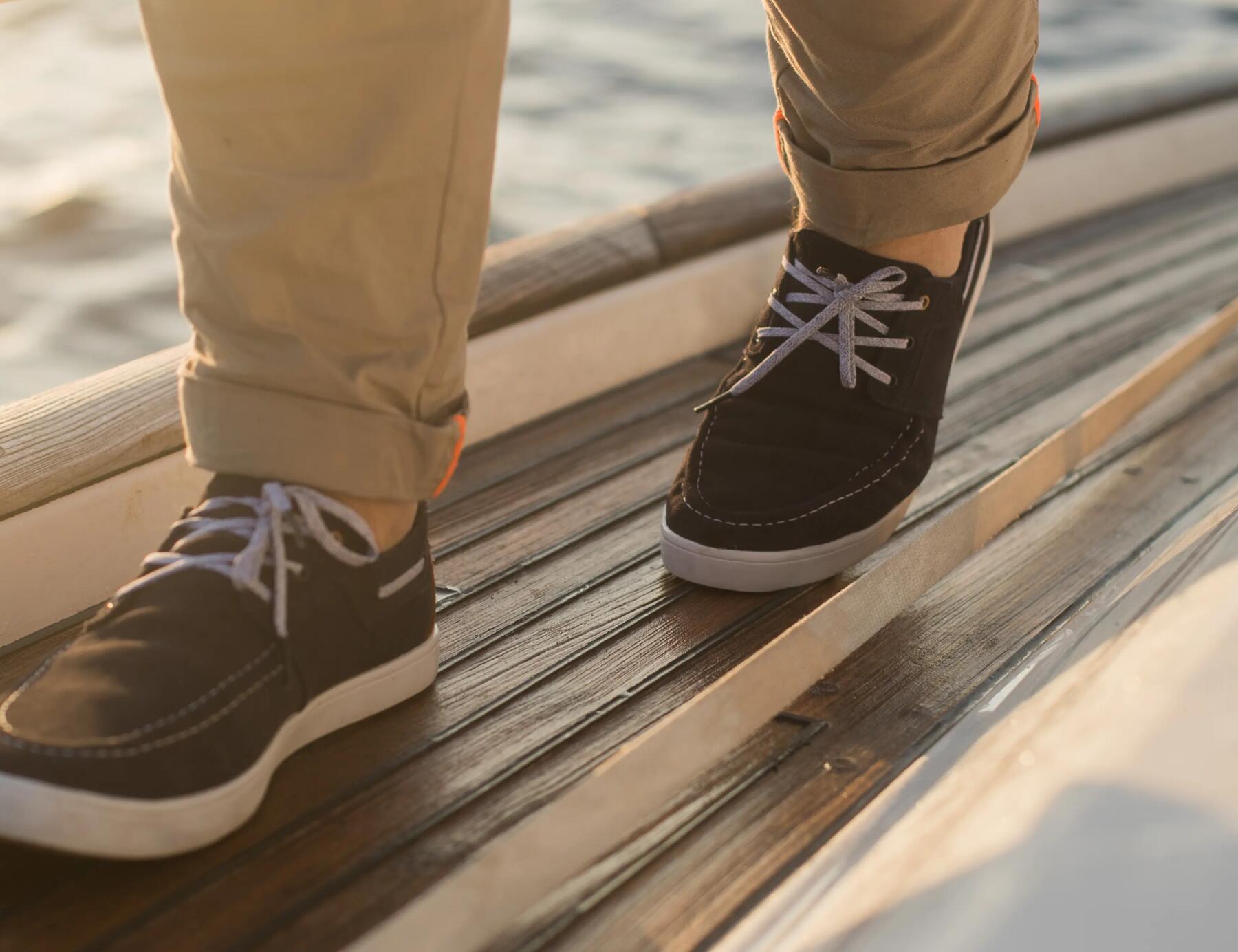 chaussures-bateau-homme-Tribord-sailing300-navy-decatlon