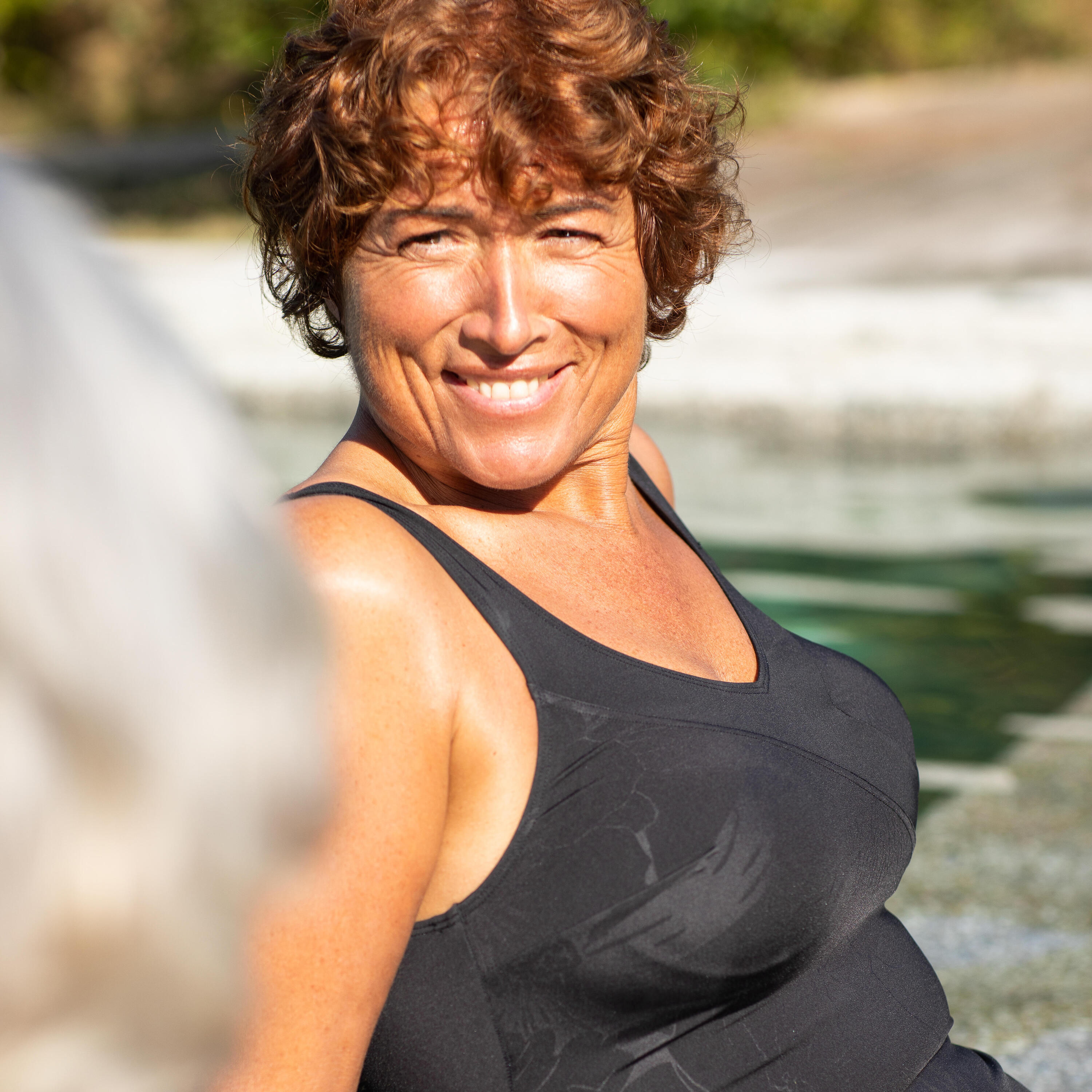 Dámské plavky jednodílné na aquafitness Karli Lys černé 19/19