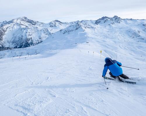 Como fazer manutenção dos skis de pista sem enceramento?