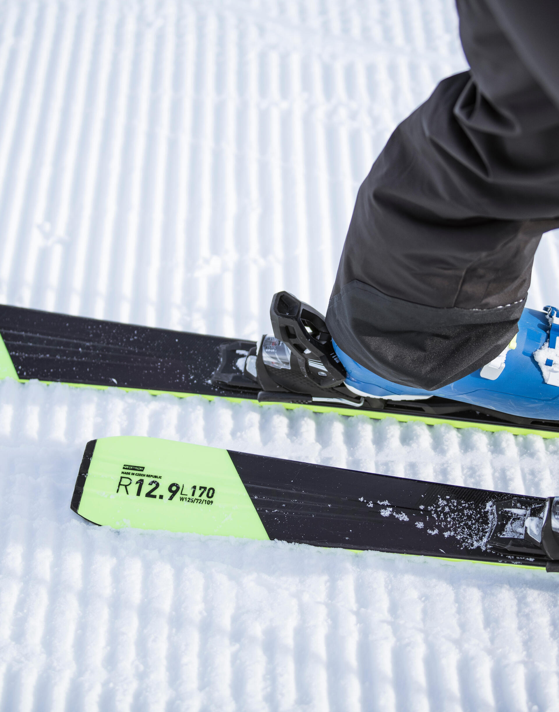 What is carving on skis, and how do you carve?
