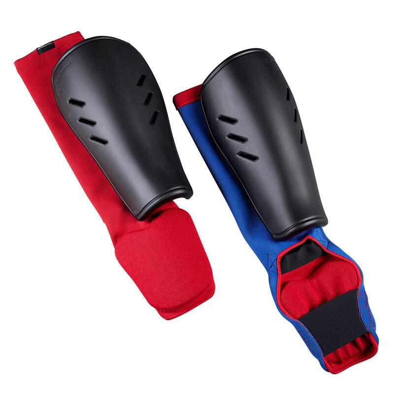 Protecţii Tibie-picior 900 reversibilă albastru-roșu Adulți