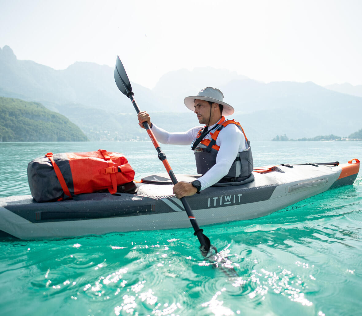 hold paddle kayak