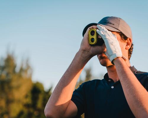 Het juiste toestel kiezen om afstanden te meten tijdens het golfen