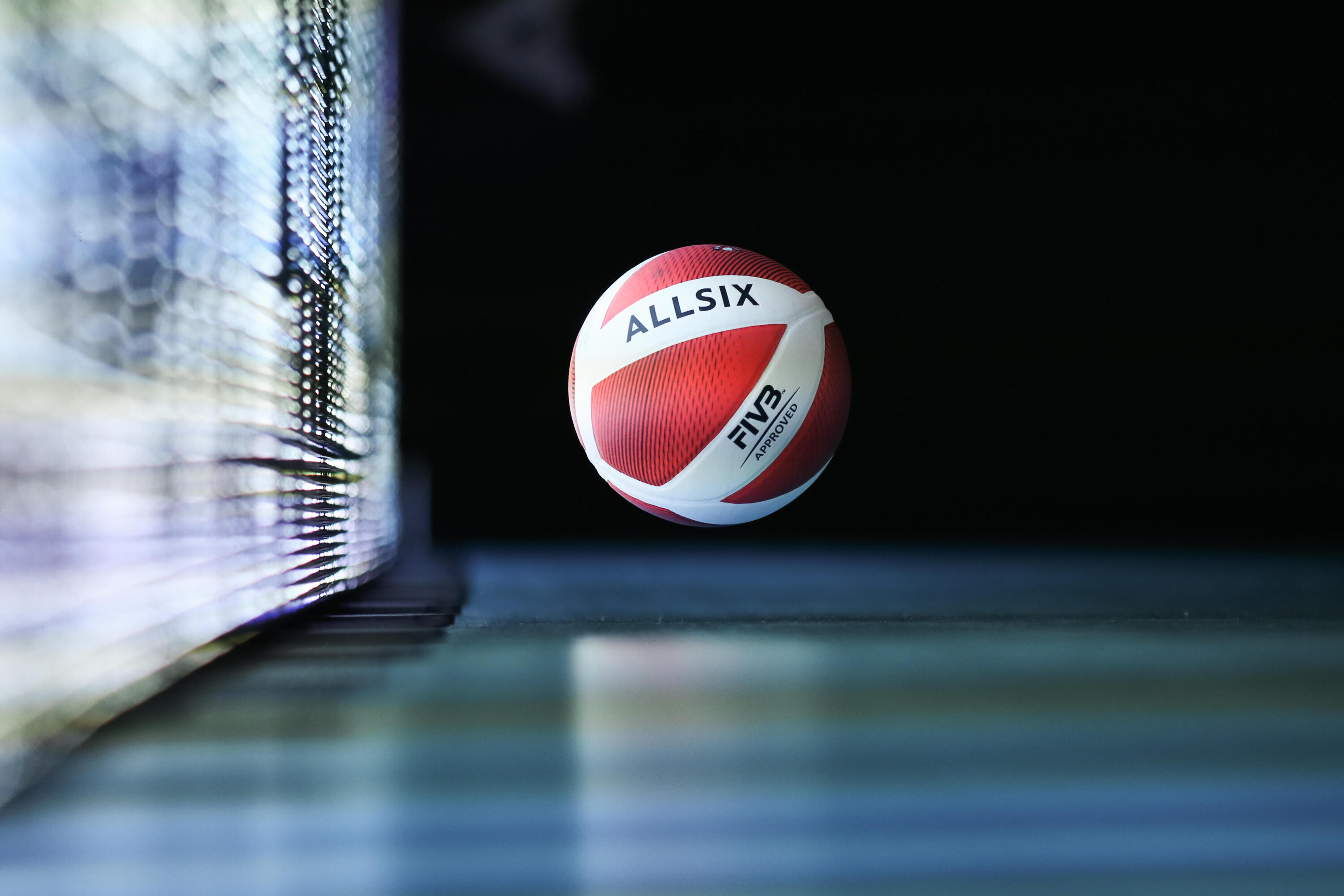 Volleyball Größe 5 - V900 FIVB Approved weiß/rot  3/13