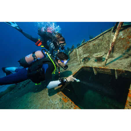 Scuba diving buoyancy compensator with excellent buoyancy SCD 900