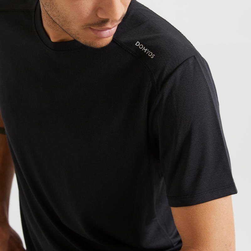 Ademend fitnessshirt voor heren met ronde hals zwart