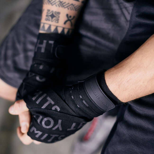 OUTSHOCK Boxing Wraps 500 FYL Black Decathlon