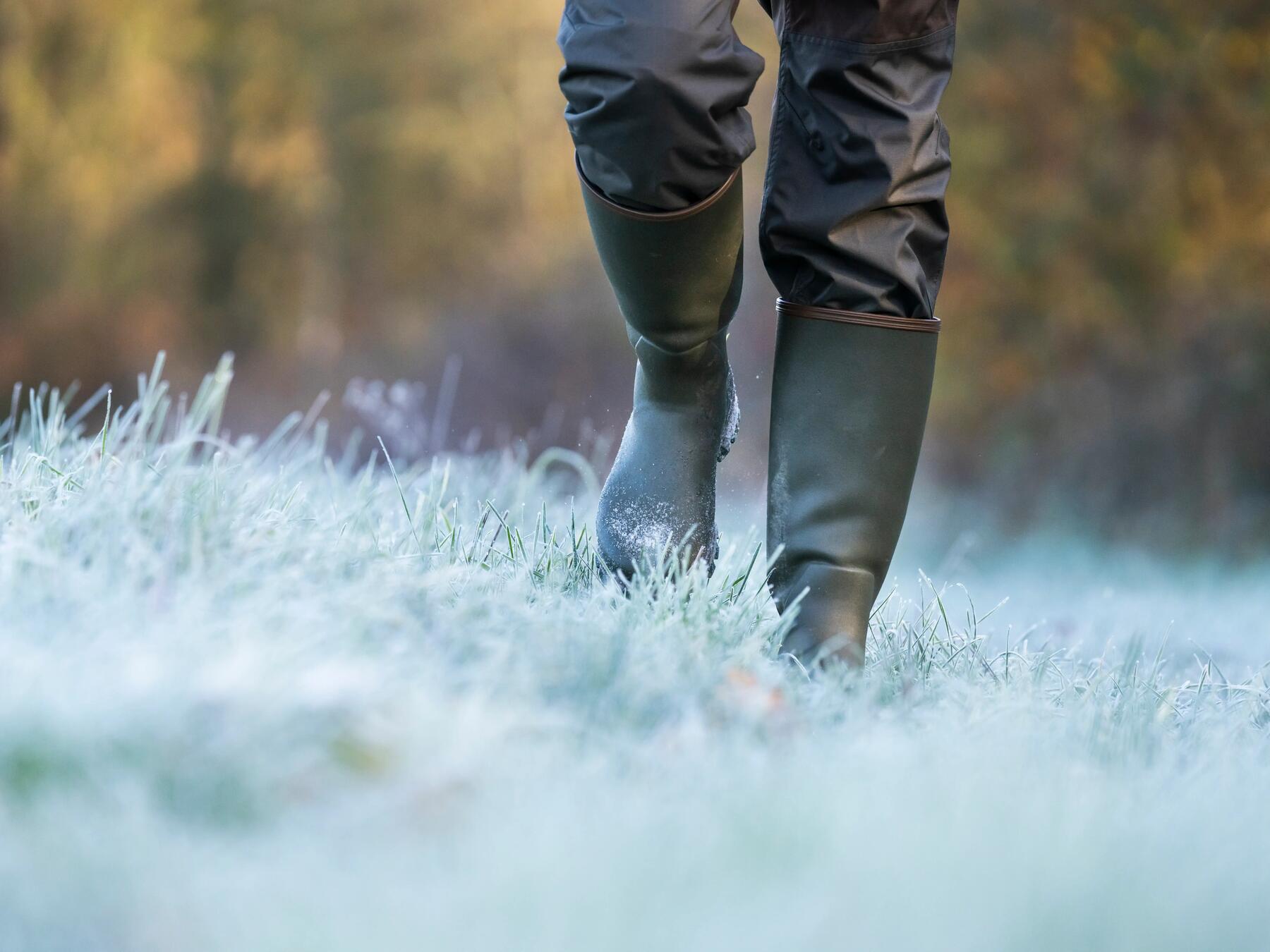 Verwende ein Imprägnierspray, um deine Stiefel instandzusetzen 