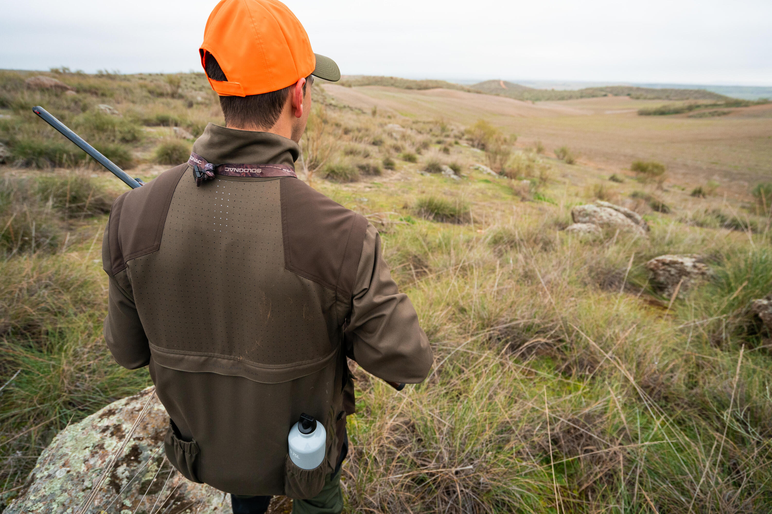 Veste chasse respirante avec manches amovibles 900 vert et marron 18/20