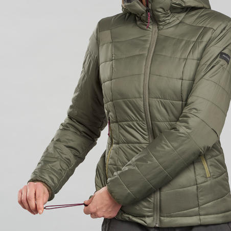 Куртка-пуховик для горного треккинга с капюшоном синтет. женская MT100, -5°C 