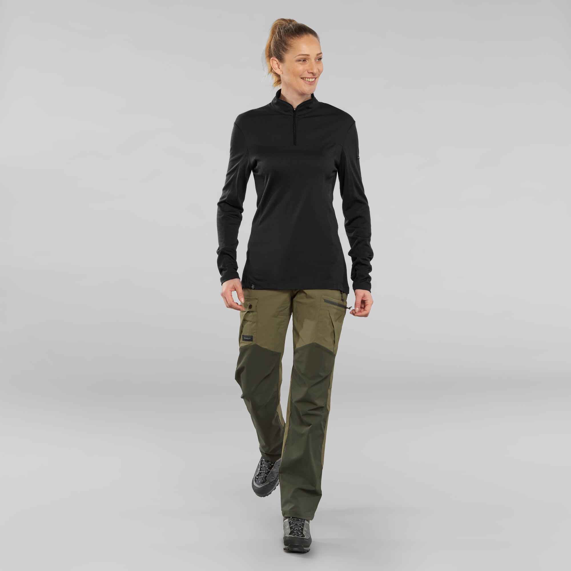 Camiseta montaña y trekking lana merina  Mujer Forclaz Trek 500 negro 3/5