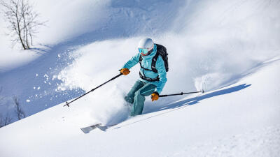 Transporter ses skis sans acrobatie