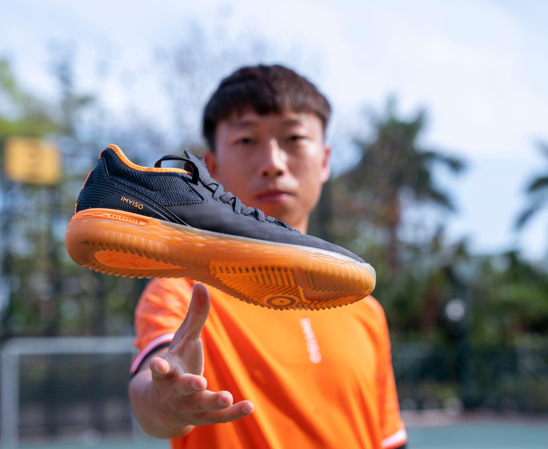 Futsal shoes