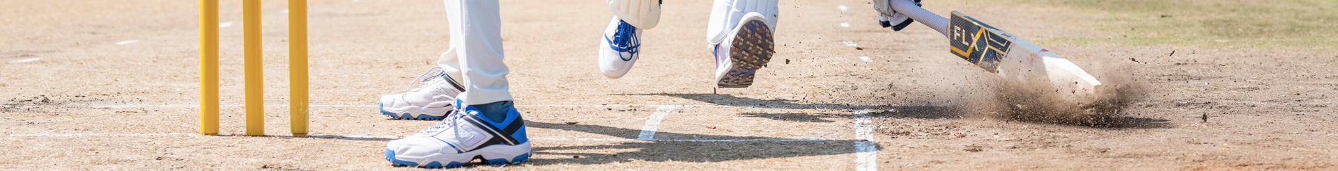 decathlon cricket spikes shoes
