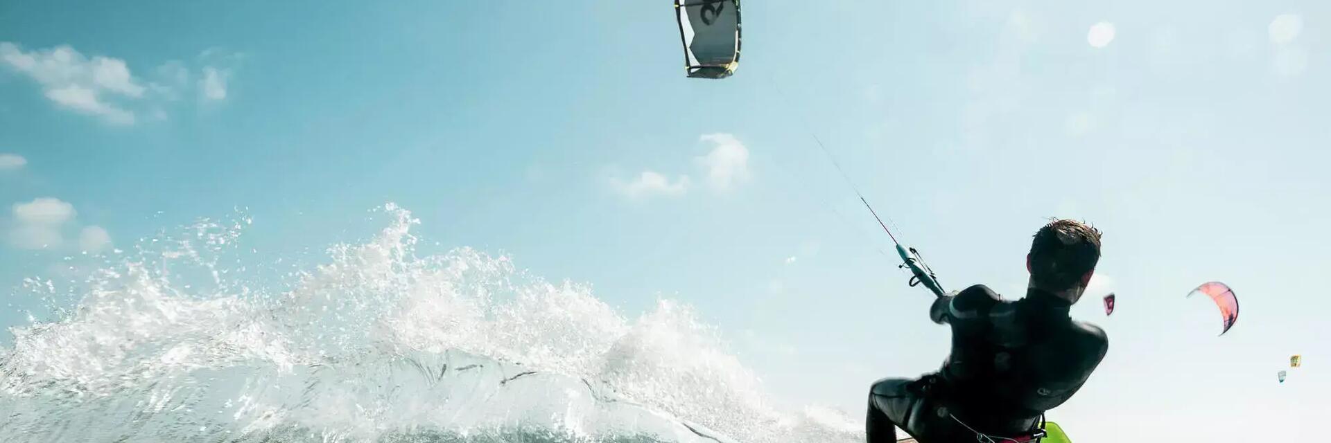 Erfahre hier alles Wissenswerte zum Thema Kitesurf-Lizenz!