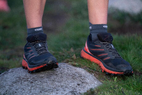 MEN'S TRAIL RUNNING SHOE MT CUSHION - BLACK RED MEN'S TRAIL RUNNING SHOE MT CUSHION - BLACK RED