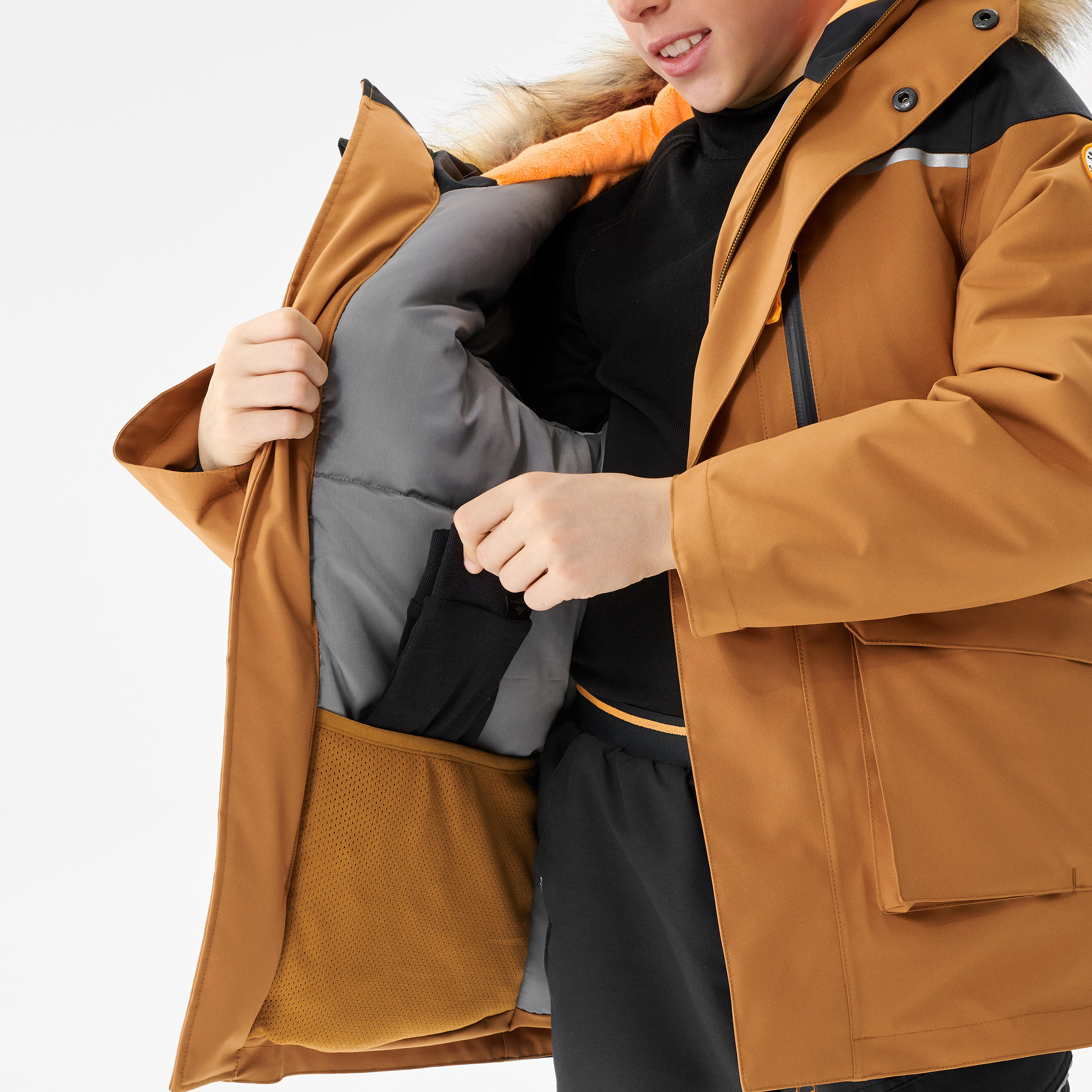 QUECHUA Hrejivá a nepremokavá turistická bunda SH500 U-Warm pre deti od 7 do 15 rokov 12-13 r (151-160 cm) · záber 8