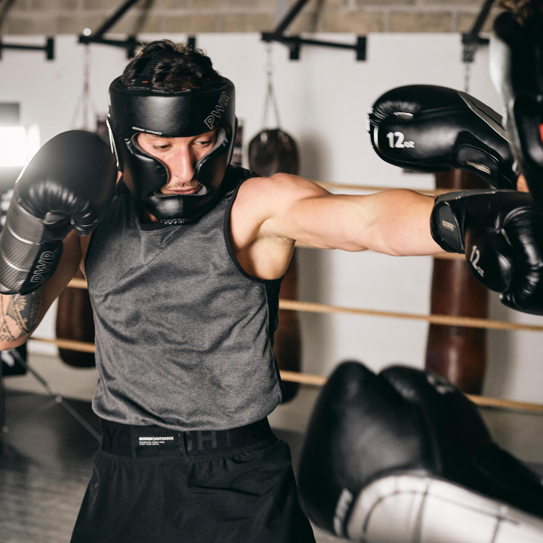 Mann beim Boxen