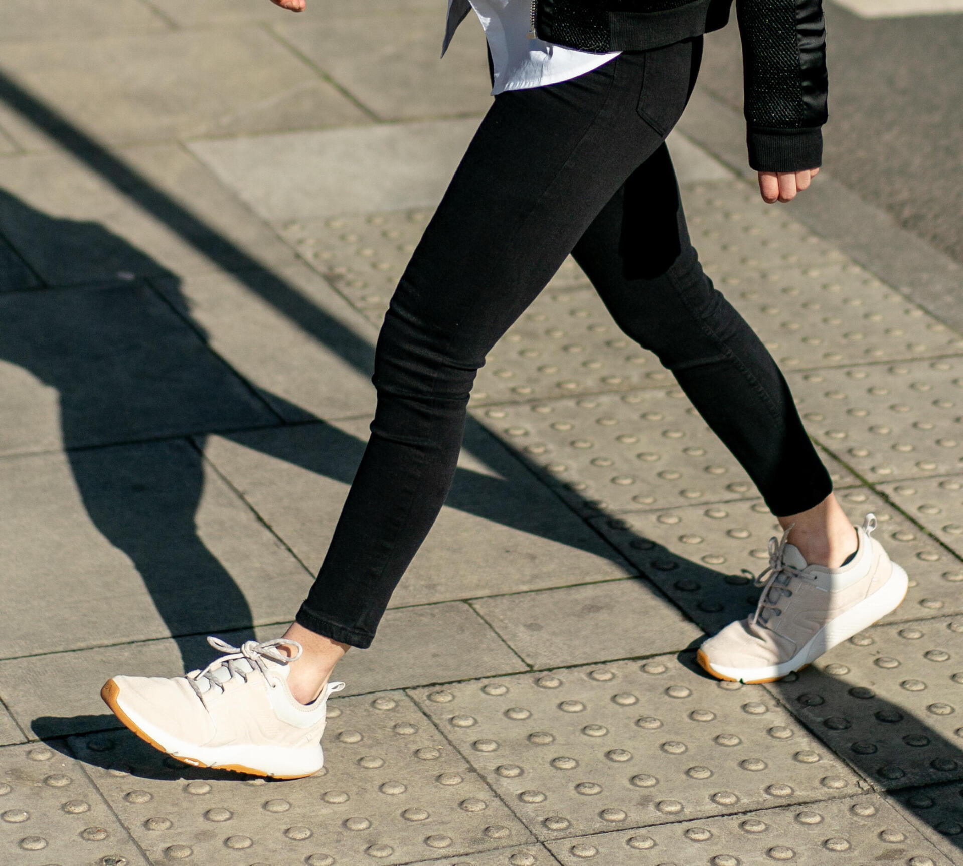 挑戰舒適極限－舒適皮革健走鞋 Actwalk
