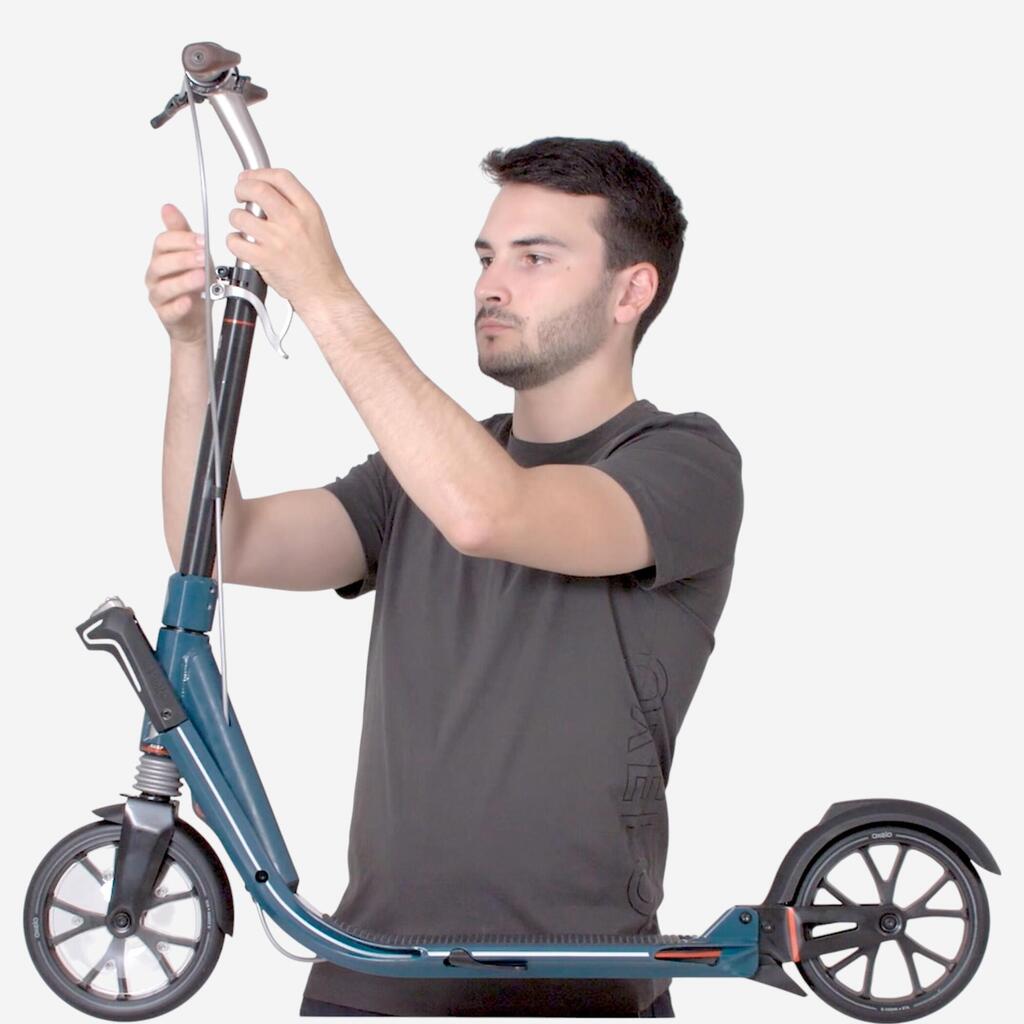 Montage de trottinette et trottinette électrique.