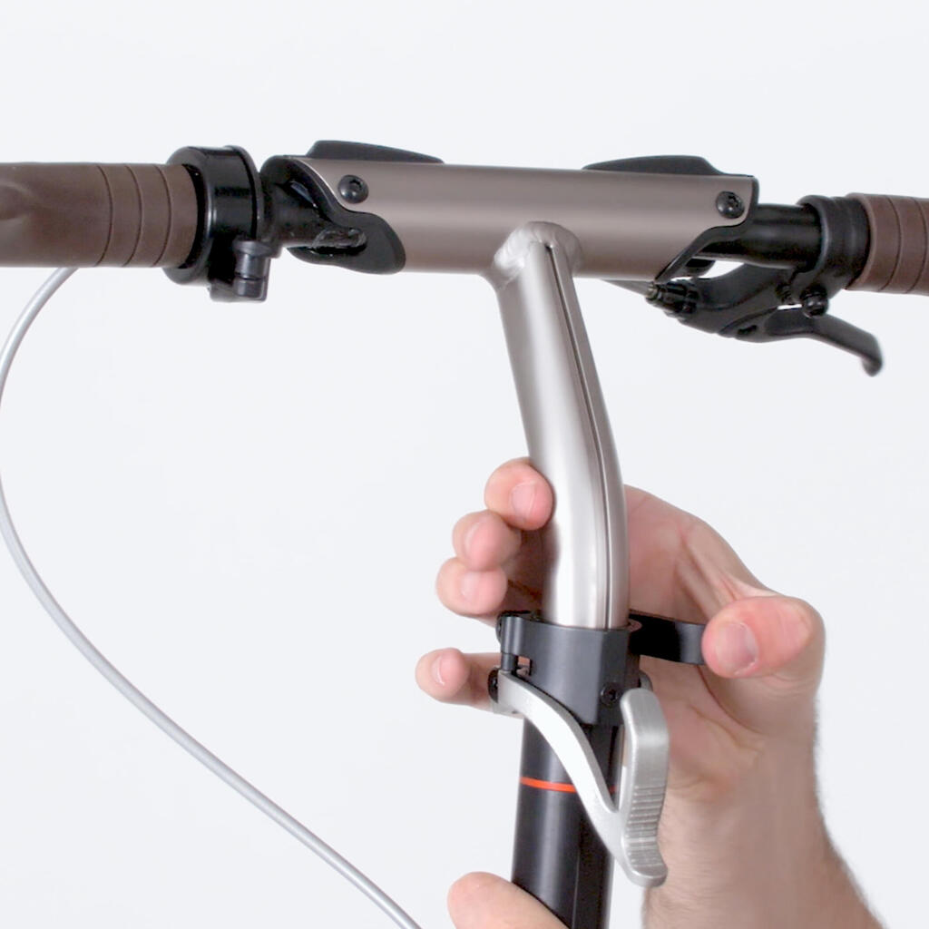 Montage de trottinette et trottinette électrique.