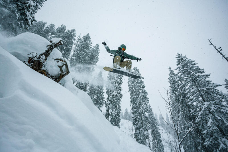 KONFORLU BİR SNOWBOARD DENEYİMİ İÇİN KOMBİNİN NASIL OLMALI?