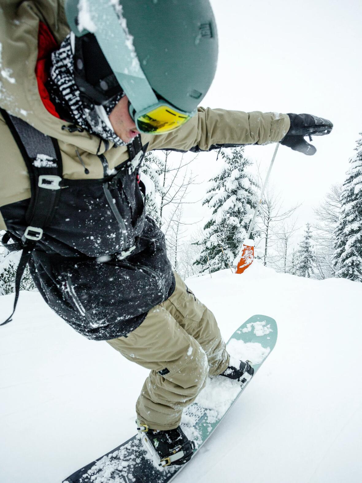 What are the different types of snowboard?