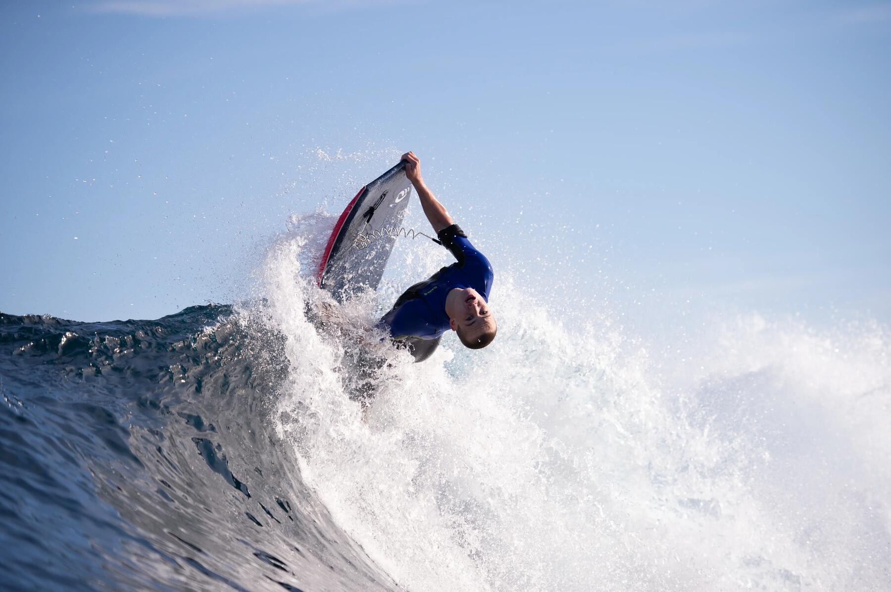 Mit einem Bodyboard kann man Tricks machen