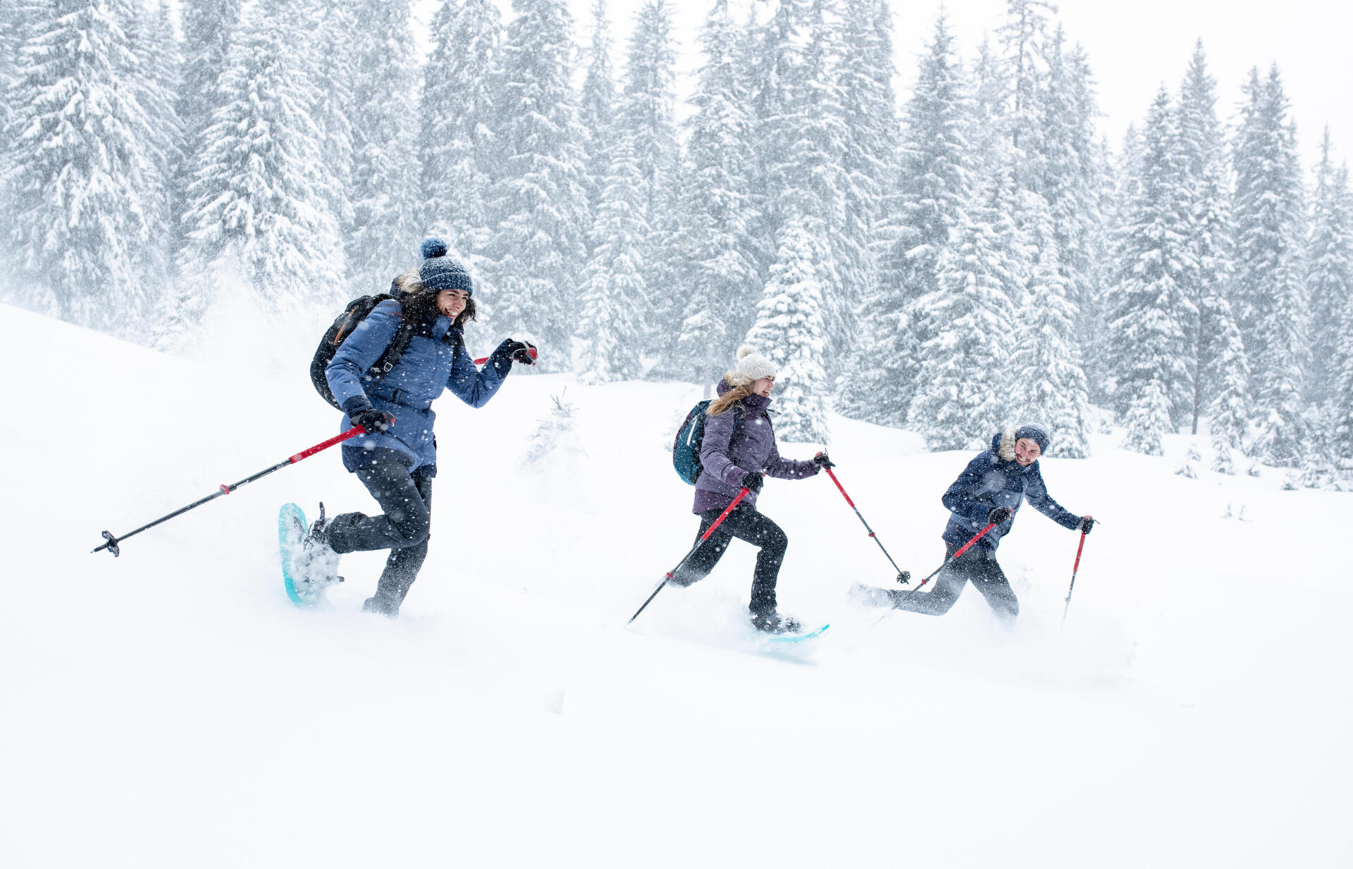 HIKING ON SNOW: SNOW OR HIKING BOOTS?