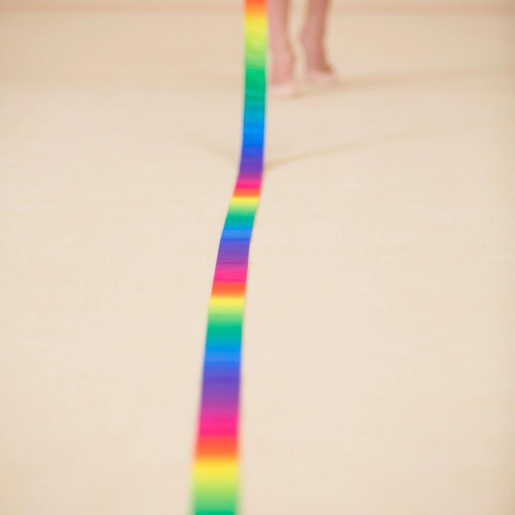 Mākslas vingrošanas (MV) lente, 6 m, daudzkrāsaina