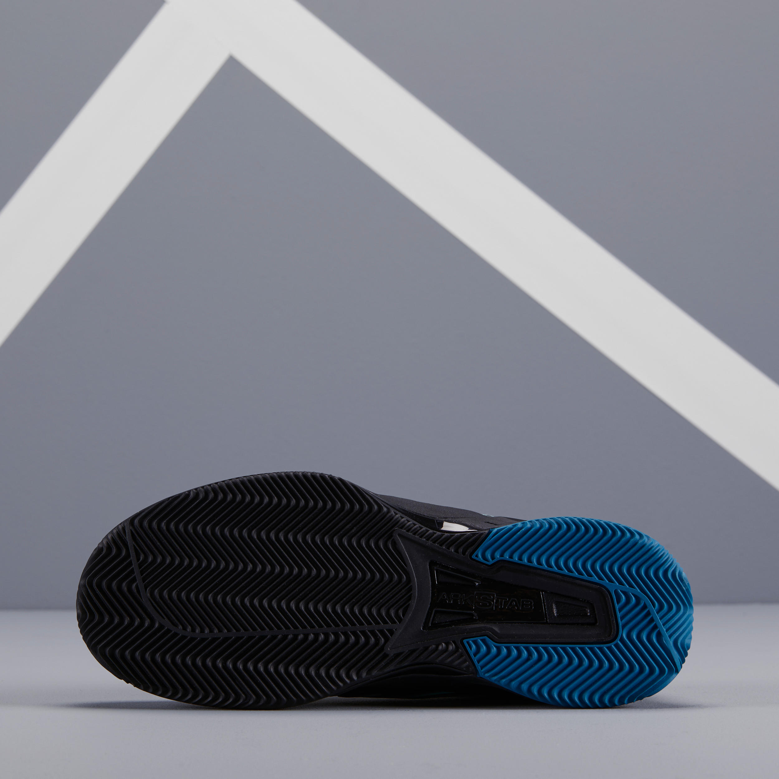 tennis shoes for synthetic court