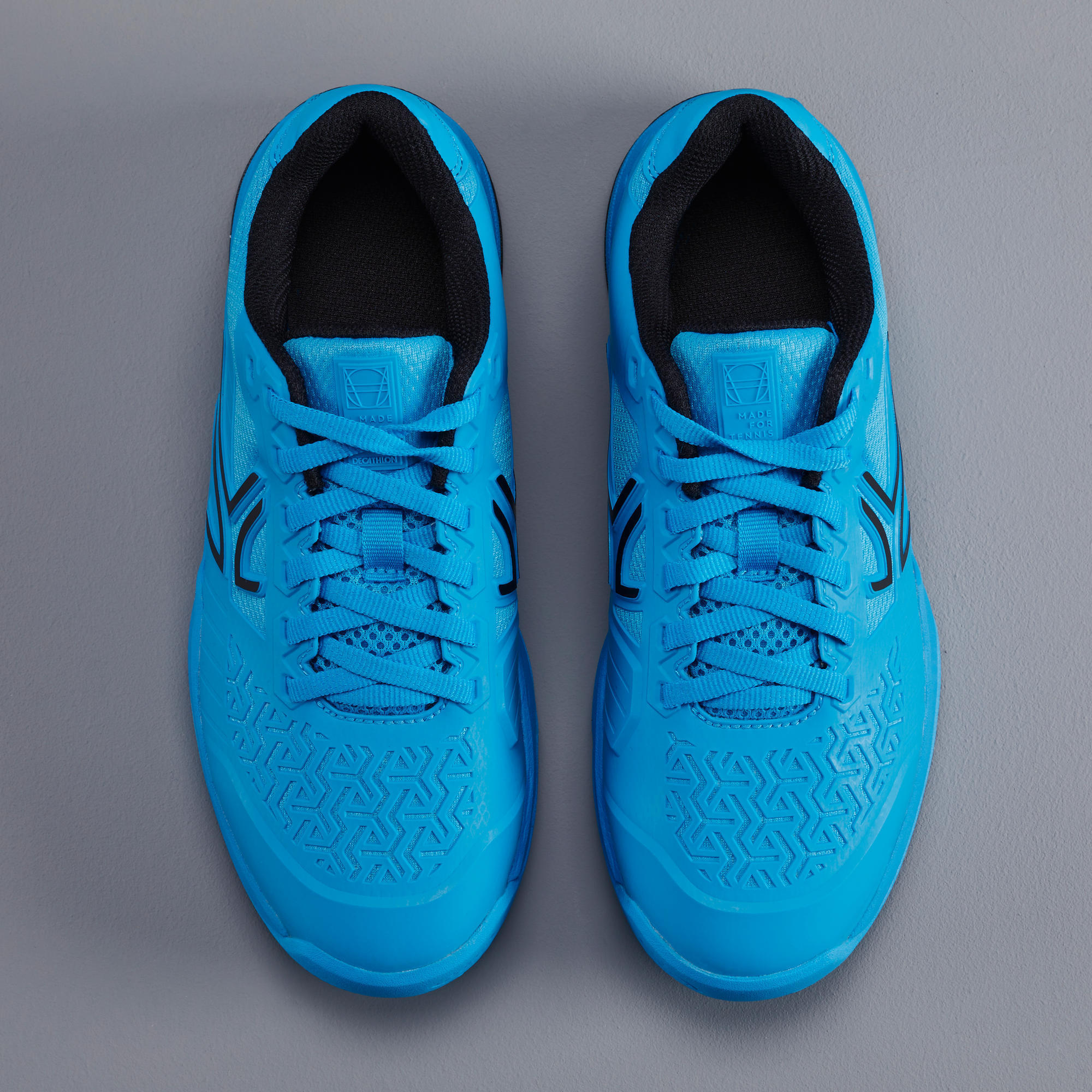 aqua tennis shoes