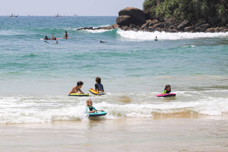 Bodyboard tiup anak DISCOVERY 4 tahun-8 tahun (15-25Kg) biru