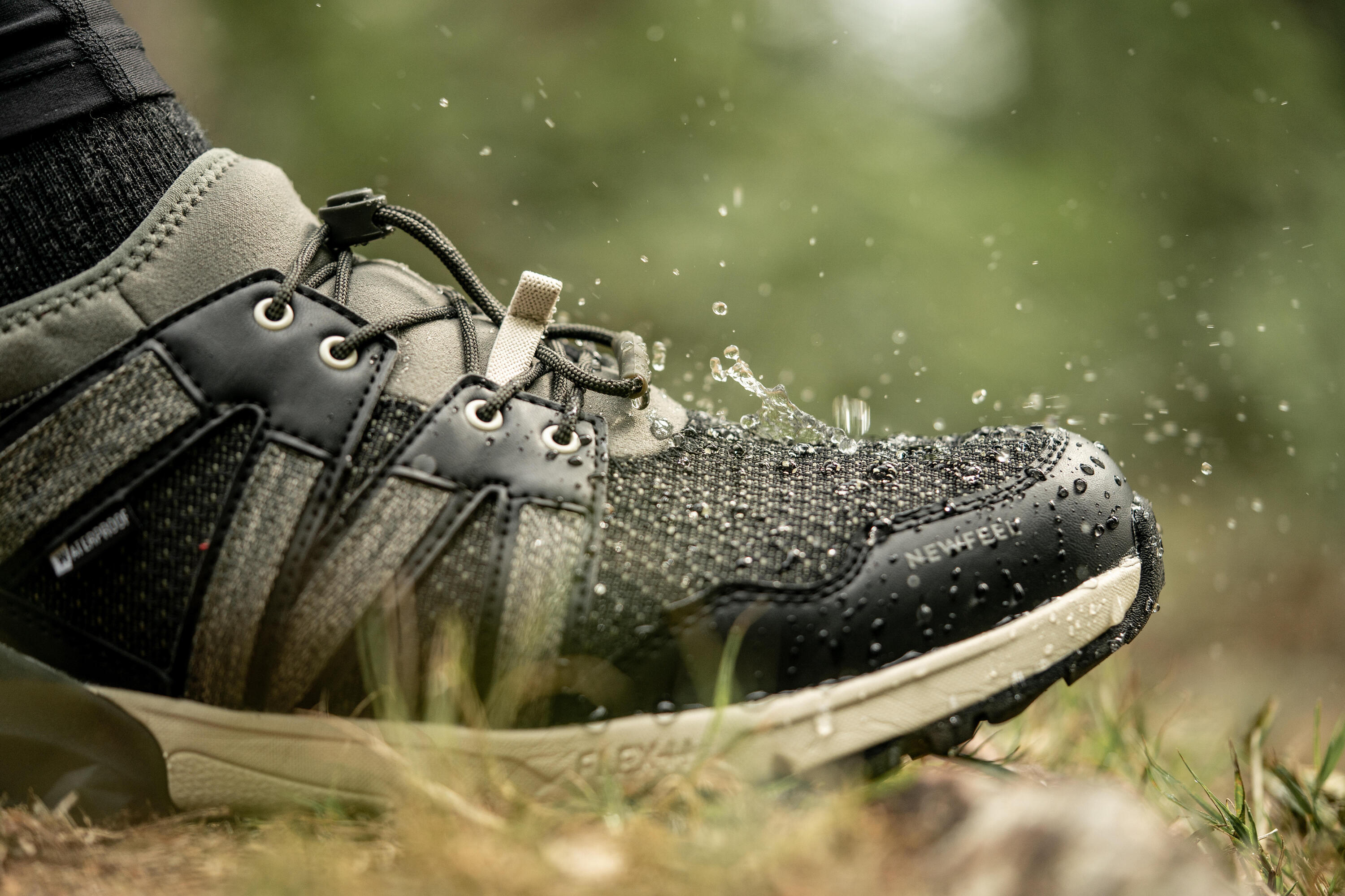 Chaussures imperméables de marche nordique NW 580 Kaki 10/12