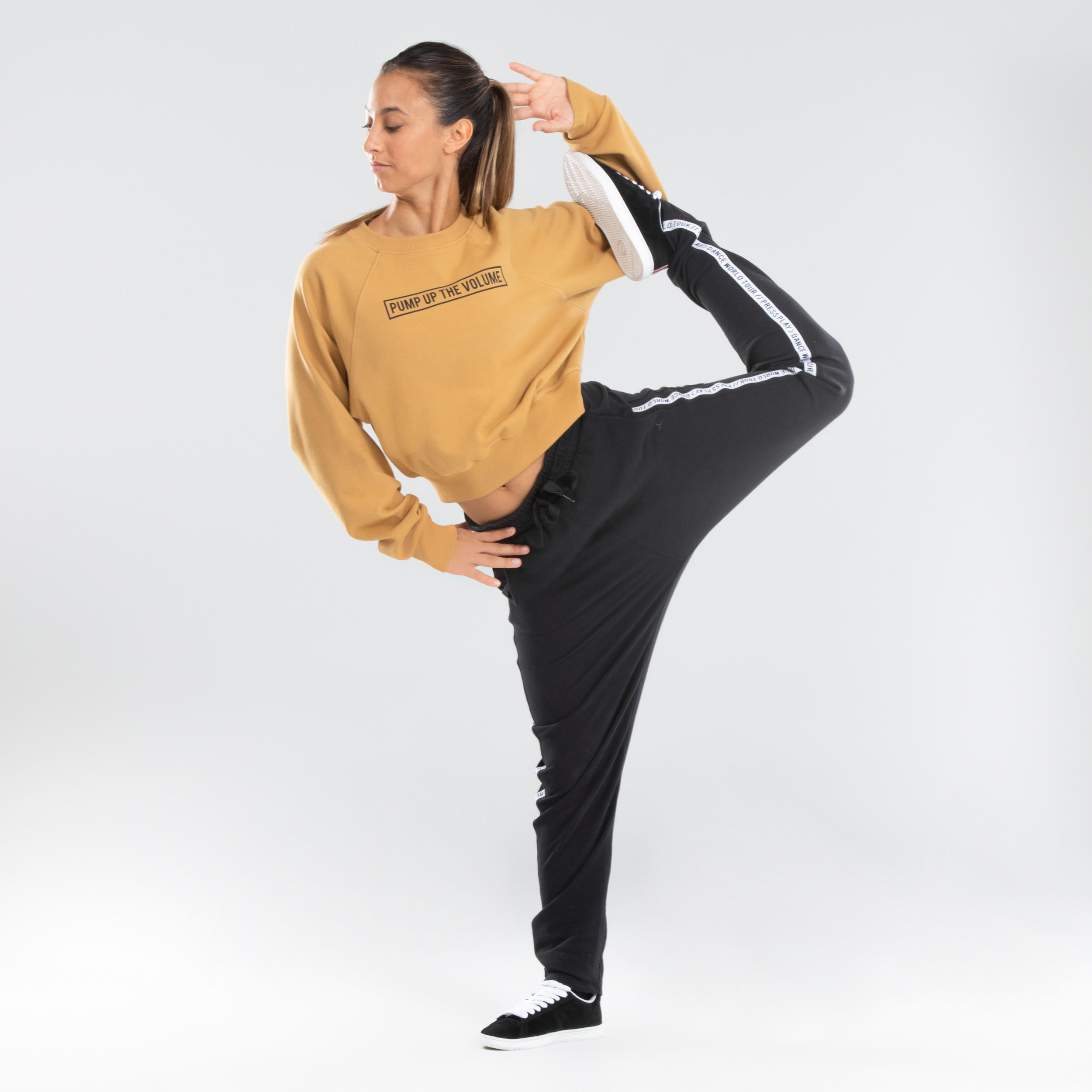 

Women's Urban Dance Cropped Sweatshirt - Yellow -  By DOMYOS | Decathlon