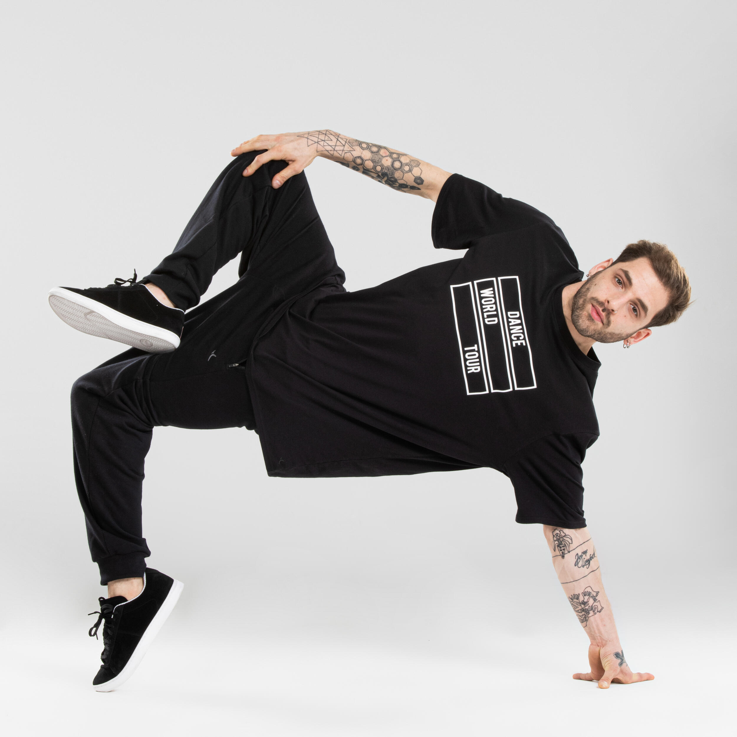 STAREVER Men's Urban Dance T-Shirt - Black Print