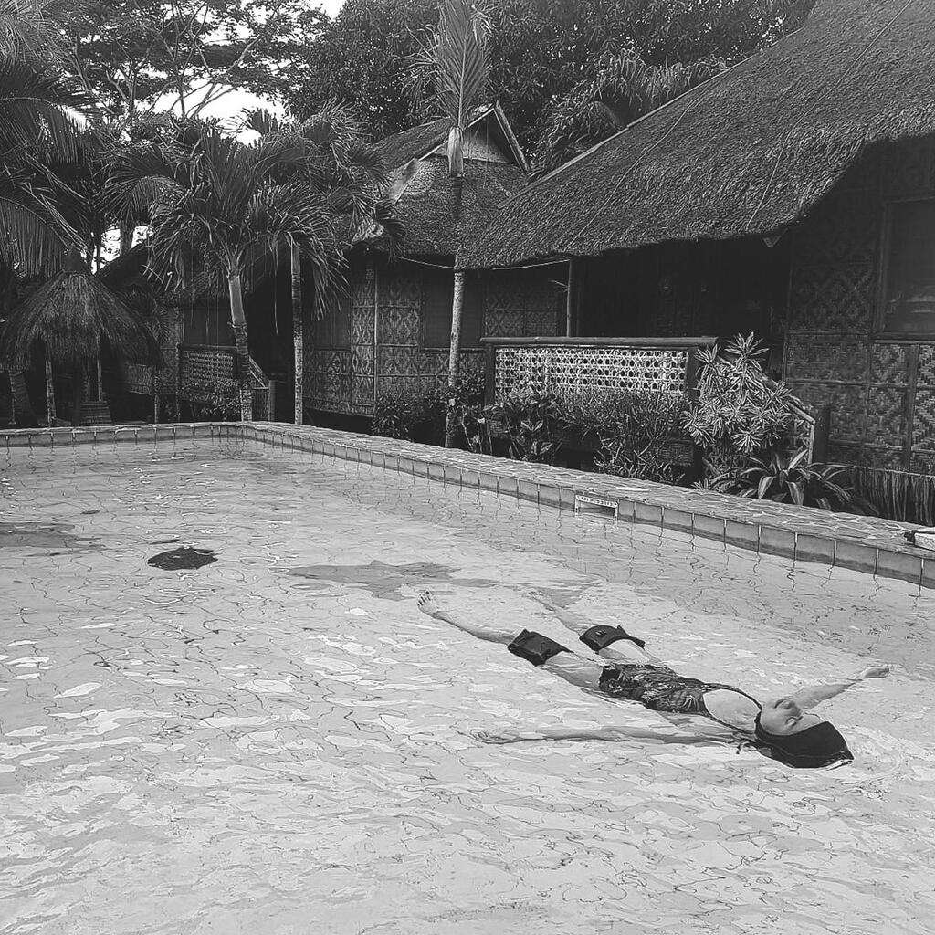 Pool relaxation kit