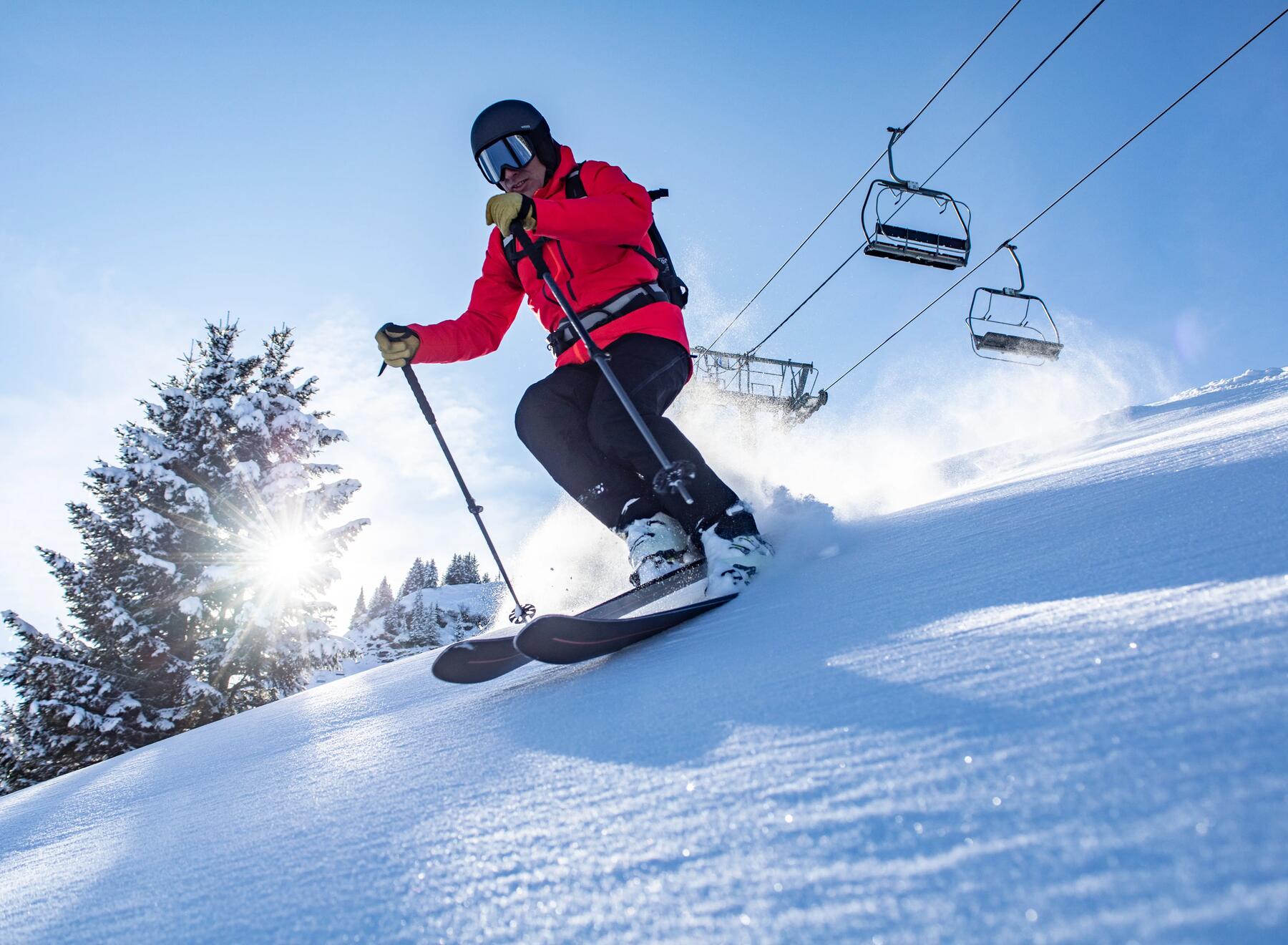 Freeride mit Snowboard und Ski