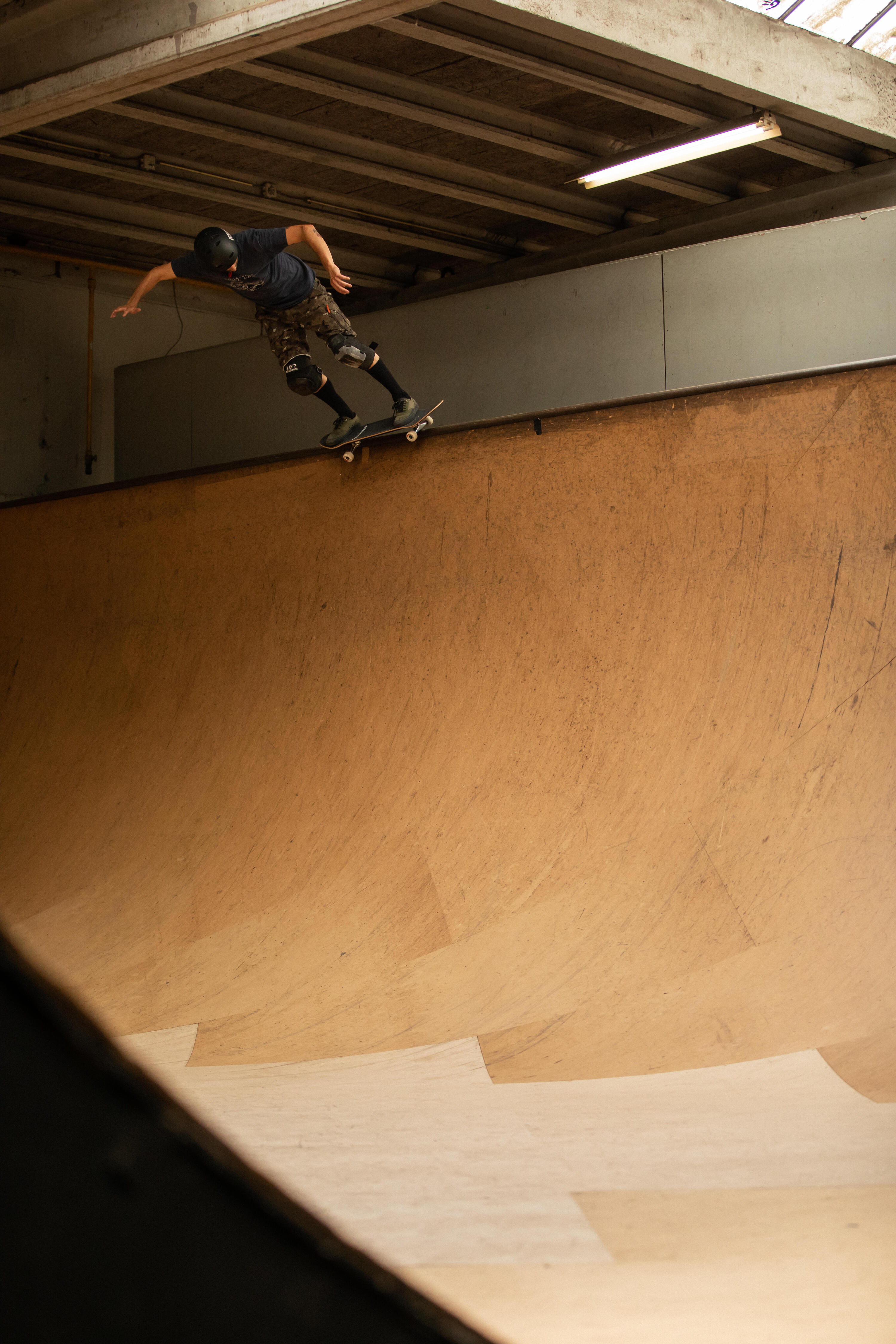 Sada 4 skateboardových koleček 56 mm 99A bílá kónická 10/13