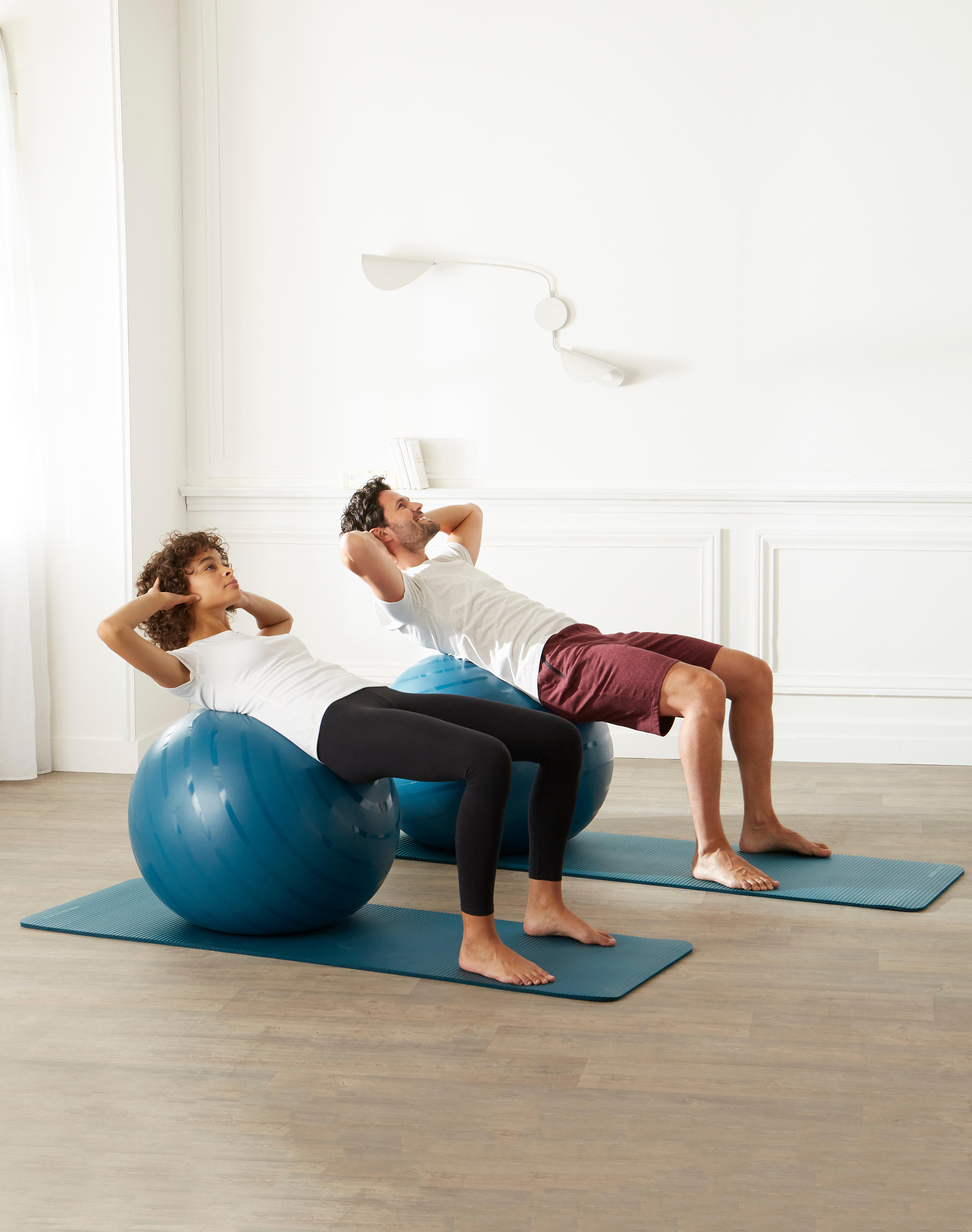 What size pilates ball should I choose? – Fit Super-Humain