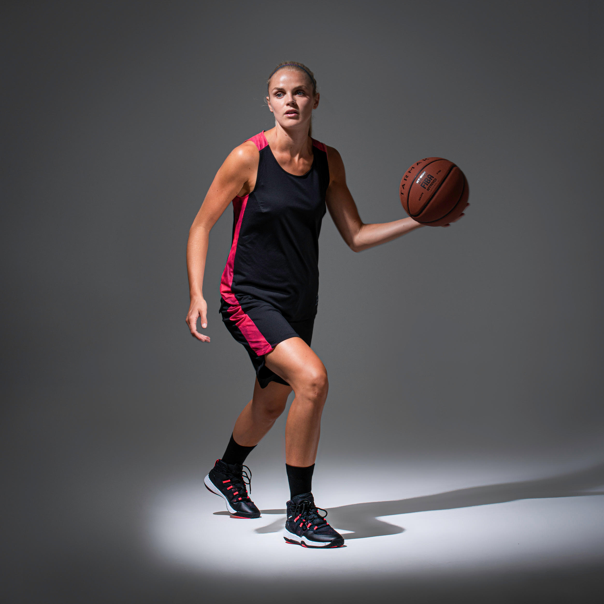 SH500 Women's Basketball Shorts - Black/Pink 4/7