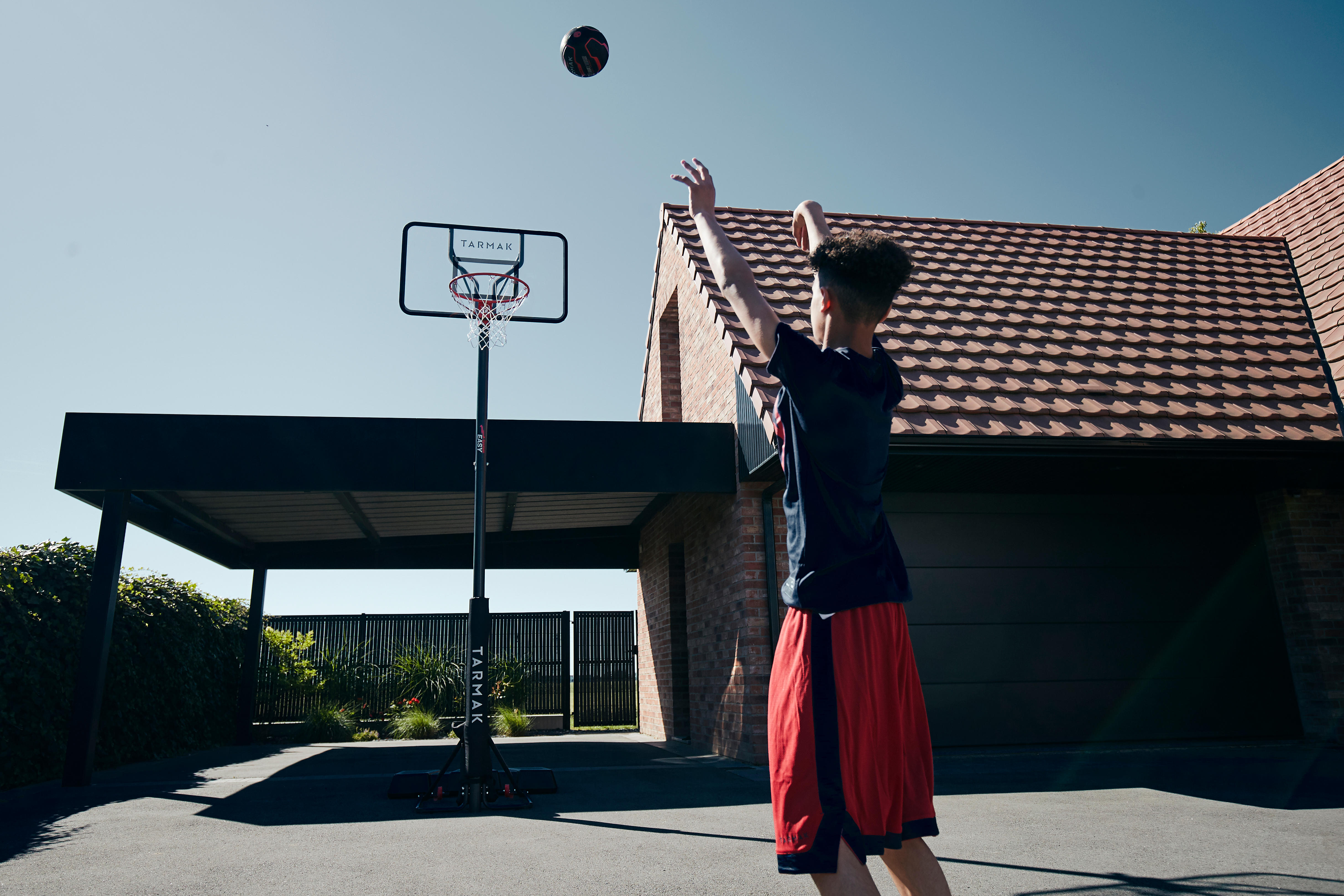 Basketball Hoop with Adjustable Fold Stand – B 100 Easy - TARMAK
