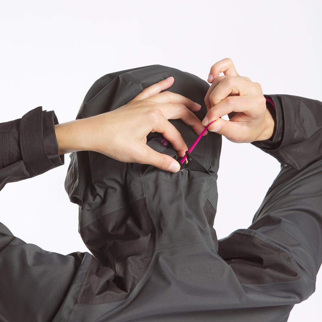 Dámska nepremokavá bunda na horskú turistiku MH900 čierna